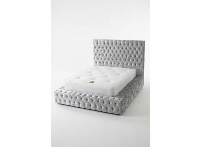 Klassieke Engelse stijl bed Dubbele stof Chesterfield bedden 160x200cm Nieuw.