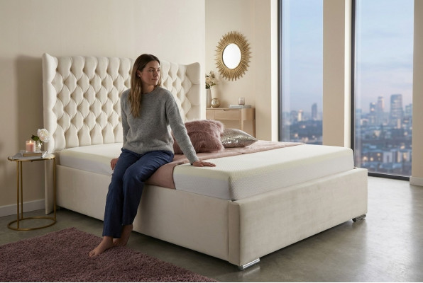 Chesterfield bedontwerp slaapkamer Engelse bedden 180x200 cm textiel bekleding