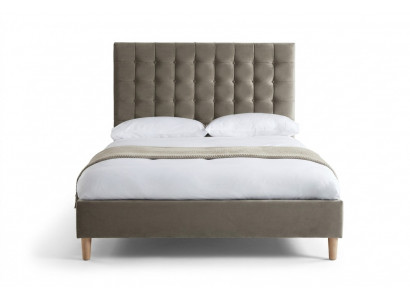 Grijs luxe Chesterfield tweepersoonsbed, gestoffeerd bed, slaapkamerbed.