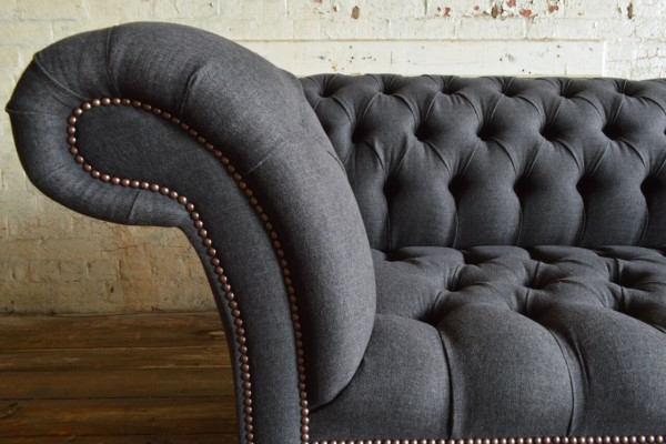 Grijze Chesterfield driezits luxe woonkamerbank met drie zitplaatsen