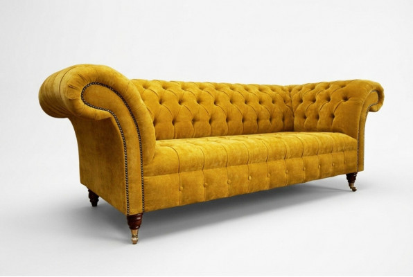 Ontwerper gele Chesterfield 3-zits luxe bankstel met drie zitplaatsen.