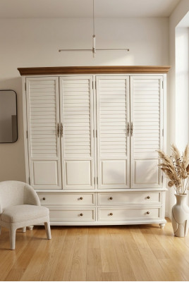 Luxe kledingkast van houten kast, kast, slaapkamer, kleedkamer, meubels, echt hout.