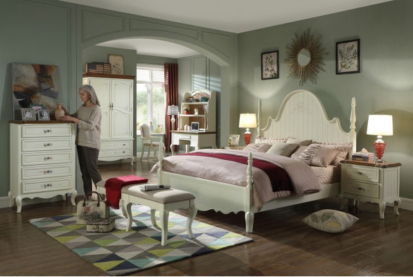 Onmiskenbaar wit slaapkamer set in klassieke stijl.