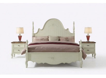 Onmiskenbaar wit slaapkamer set in klassieke stijl.