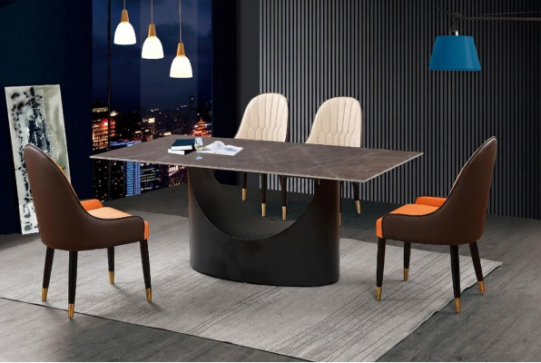 Klassiek luxueus eetkamermeubilair eetkamerset eetkamerstoel tafel groep.