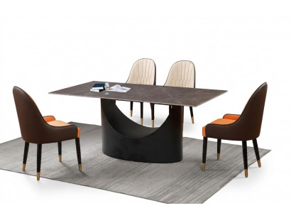 Klassiek luxueus eetkamermeubilair eetkamerset eetkamerstoel tafel groep.