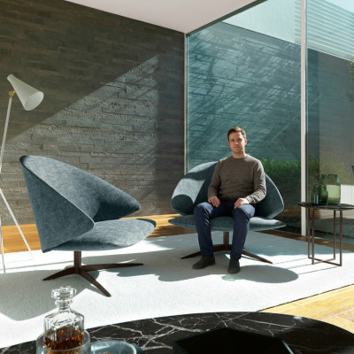 Moderne bank met 1 zitplaats, gestoffeerde zitting van textiel en leer, banken, bankstellen, sofa.