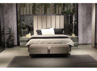 Exclusieve luxueuze slaapkamer set: bed, 2 nachtkastjes & bank