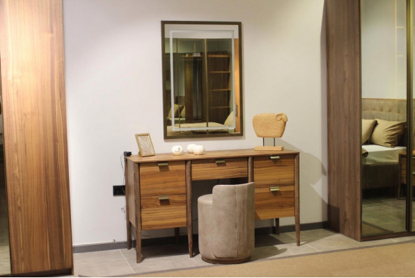 Luxe meubelontwerp kaptafel met spiegelkruk Nieuwe slaapkamer Nieuw