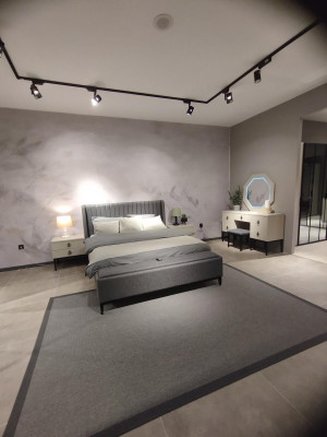 Designer slaapkamer set Bed 2x Nachtkastjes Kledingkast Nieuw en Luxueus.