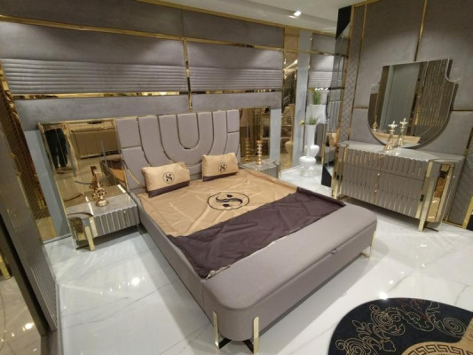 Ontwerp slaapkamer 3-delig. Bed 2x nachtkastjes Moderne luxe beddengoedset nieuw.