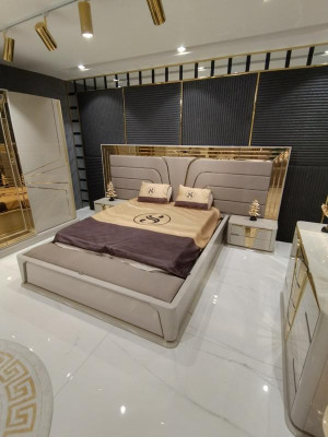 Slaapkamer Compleet bed 2x nachtkastjes Kledingkast Commode met spiegel