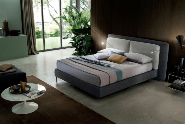 Dubbel hotelbedden slaapkamer textiel beddengoed ontwerp luxe hout Italië.