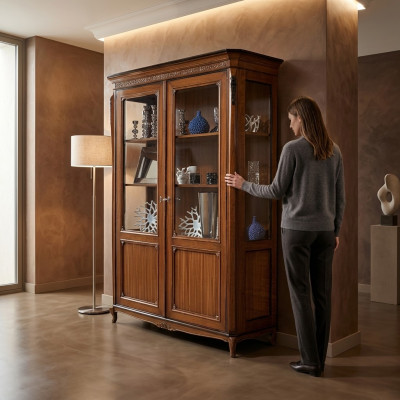 Meubels hout bruin vitrine chique vitrinekast Italiaanse meubels klassiek