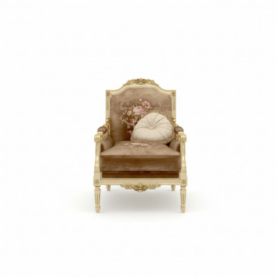 Klassieke designerstoel van hout met gesneden details.