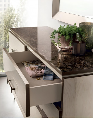 Eetkamerset 3-dlg. Eettafel Vitrine Dressoir modern eetkamer meubelset Italië