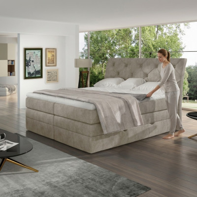 Luxe slaapkamer bed gestoffeerd Chesterfield boxspring luxe tweepersoons hotel