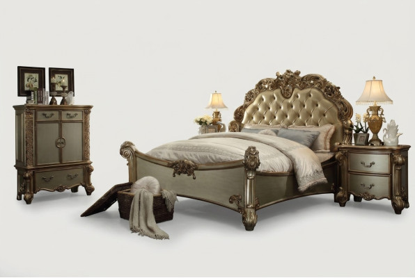 Ontwerp luxe slaapkamer set inclusief bed, 2 nachtkastjes, decoratie en commode.