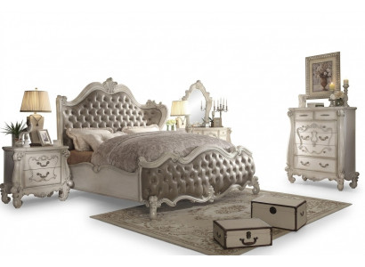 Klassiek bed in barok, chesterfield, rococo stijl, dubbel hotel leer antiek.