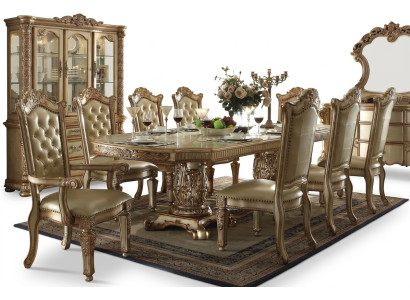Complete beige eetkamerset Luxueuze eettafel met leren stoelen.