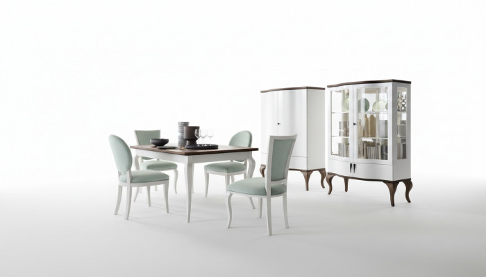 Eetkamer set Klassieke tafel 4x stoelen Vitrinekast Ladekast 7-delig
