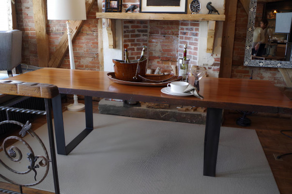Tijdloze tafel Eettafel Keukentafel Handgemaakte eigentijdse