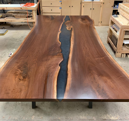 Houten massief meubel eettafel epoxyhars echte epoxytafel giet hars waterval