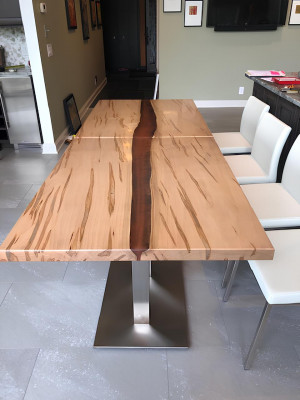 Tafel epoxyhars eettafel echt hout massief meubilair waterval epoxy conferentie