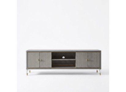 Italiaanse meubels voor de woonkamer: kast, commode en dressoirs.