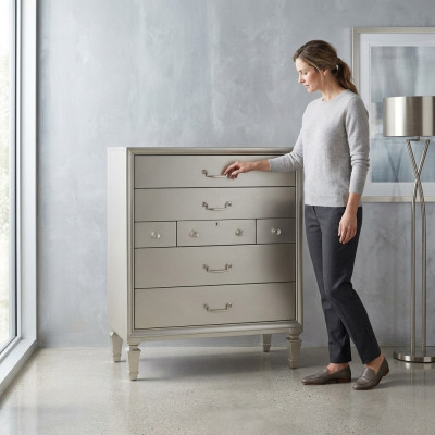 Luxe meubelen, gouden commodes, commodekast, houten kast, woon