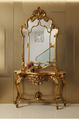 Spiegelconsole in landelijke stijl met spiegelkaptafel en spiegeltafel in goudkleur.