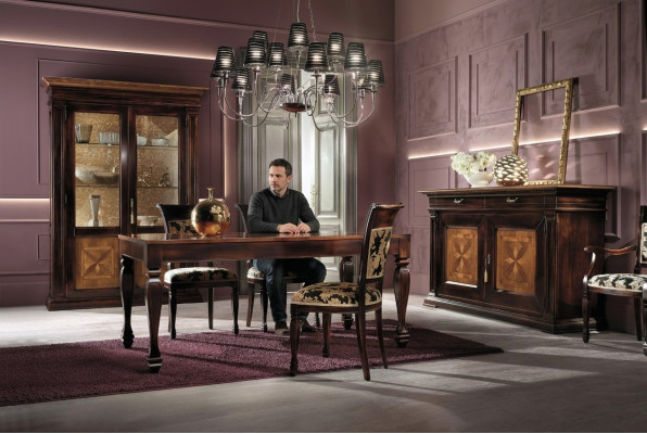 Eetkamerset meubels commode stoelen 4x vitrine groep eetkamerset tafel 7-delig.