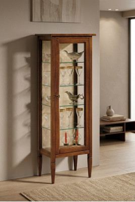 Woonkamer vitrinekast boekenplank dressoir klassieke meubels planken hout  Woonkamer vitrinekast boekenplank dressoir klassieke meubels planken hout
