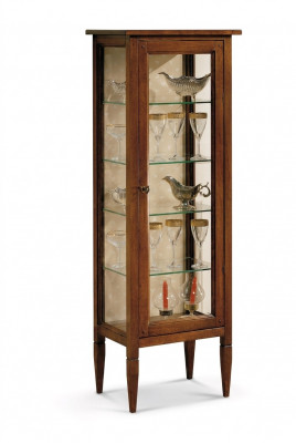 Woonkamer vitrinekast boekenplank dressoir klassieke meubels planken hout  Woonkamer vitrinekast boekenplank dressoir klassieke meubels planken hout