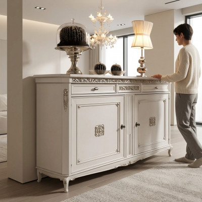 Klassieke antieke stijl dressoir met houten kast en buffetkast in het wit nieuw