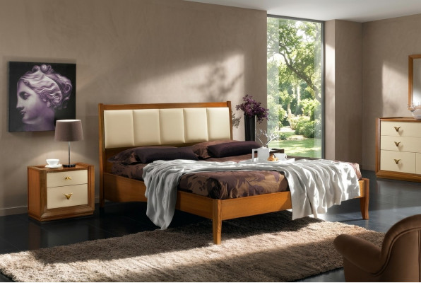 Luxe set van 3 stuks. Slaapkamer bed nachtkastje bedden dubbel houten bedframe nieuw.