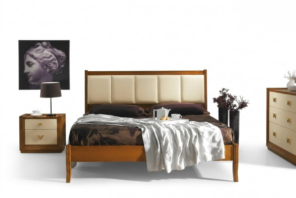 Luxe set van 3 stuks. Slaapkamer bed nachtkastje bedden dubbel houten bedframe nieuw.