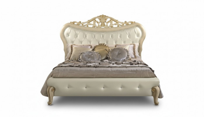 Chesterfield bed gestoffeerd design luxe tweepersoons hotelbedden Italiaans hout nieuw