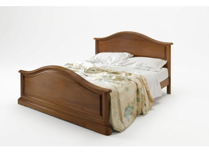 Koop een groot tweepersoonsbed in een klassiek eenvoudige stijl van natuurlijk hout.