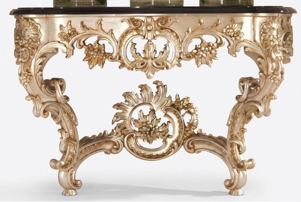 Rozet-console in klassieke stijl