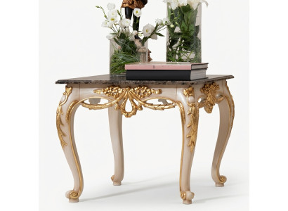 Luxe vierkante bijzettafel met gesneden poten.