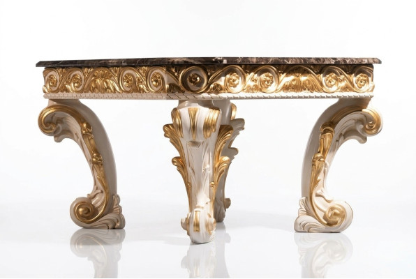 Salontafel met marmeren ronde tafel, antieke bijzettafel, barok en rococo, Italiaans.