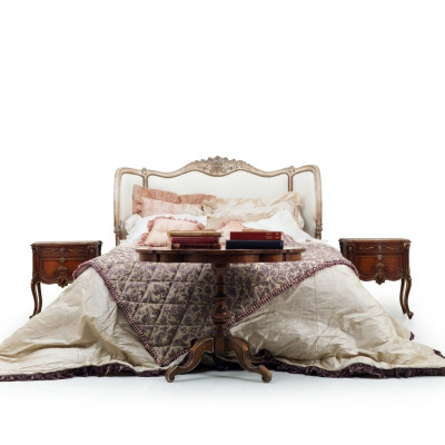 Klassiek bed tweepersoonsbed Chesterfield luxe meubels Italiaanse inrichting