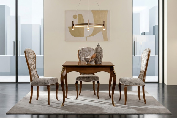 Italiaanse eettafels tafel houten tafels meubelen eettafel antieke stijl massief hout.