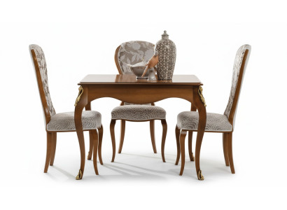 Italiaanse eettafels tafel houten tafels meubelen eettafel antieke stijl massief hout.