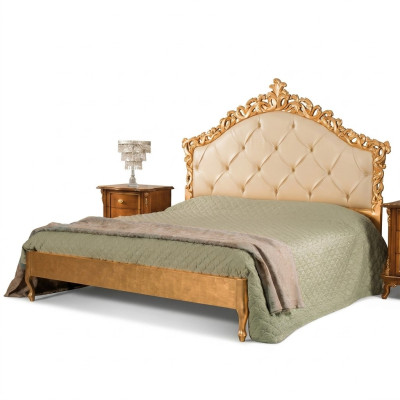 Nieuw luxe Chesterfield tweepersoonsbed met een bewerkt hoofdeinde.