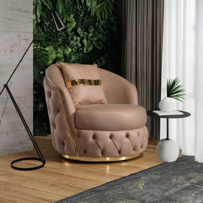 Een luxueuze, moderne fauteuil in een lichte beige tint van Chesterfield