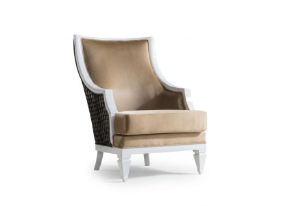 Lichtbeige fauteuil met armleuning, eenzits, houten frame houten armstoel