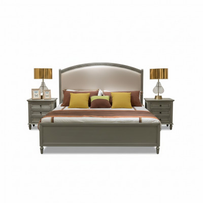 Premium tweepersoonsbed in klassiek design in grijs met beige leren bekleding.