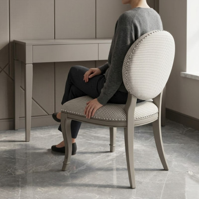Eetkamer houten meubels stoelen luxe design gestoffeerde stoel zitmeubelen grijs houten stoel